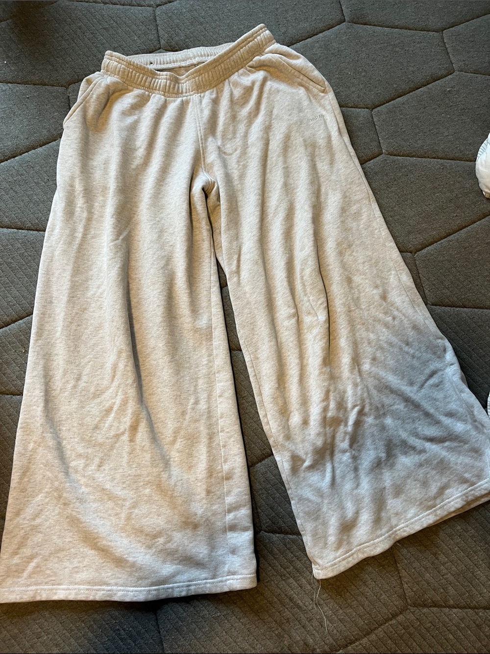 Garage Wide-Leg sweatpants in Light Gray
